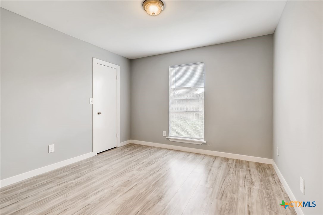 property viewer photo 22