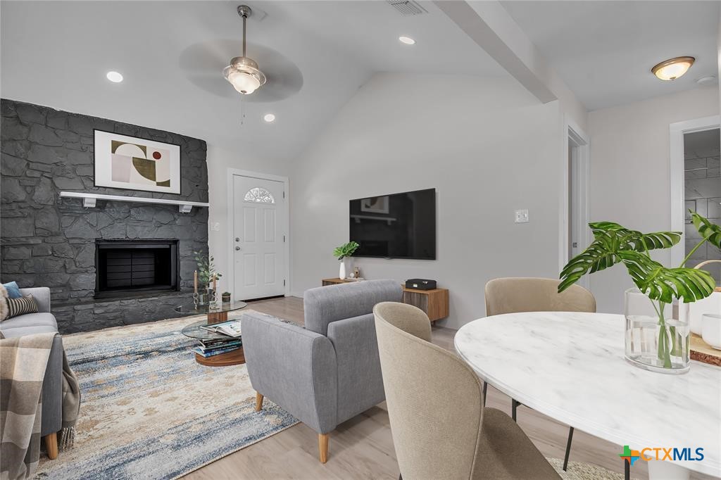 property viewer photo 5