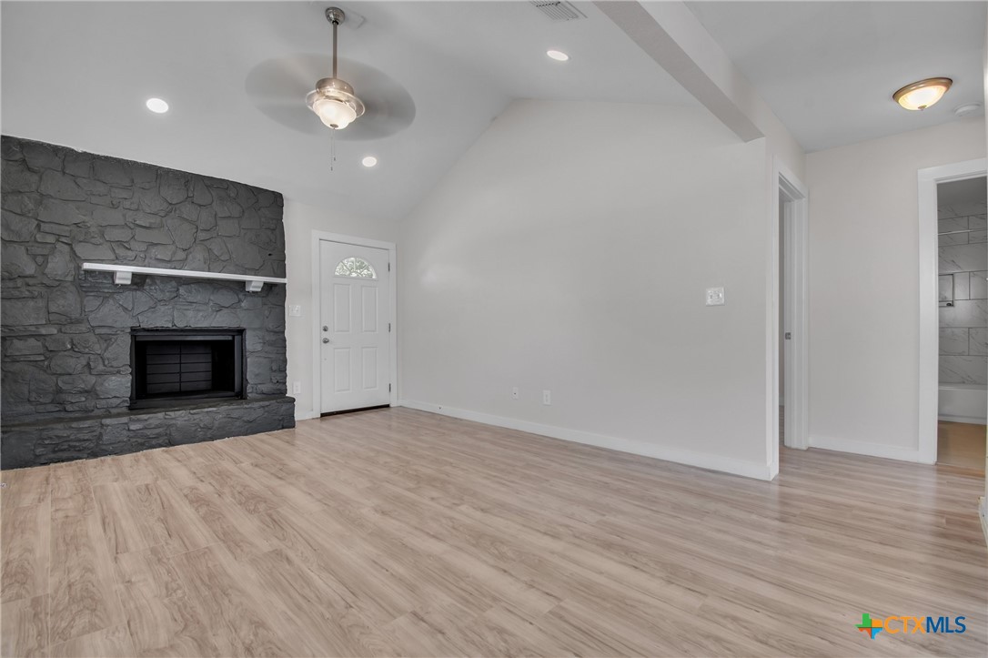 property viewer photo 9