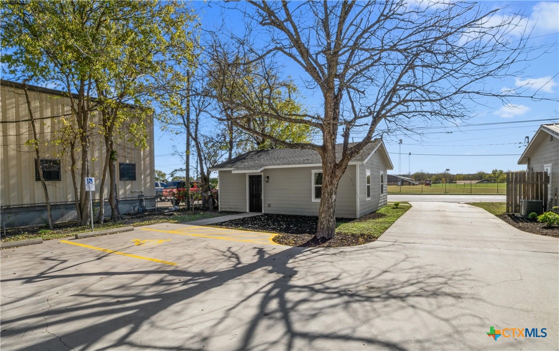 main property photo 10