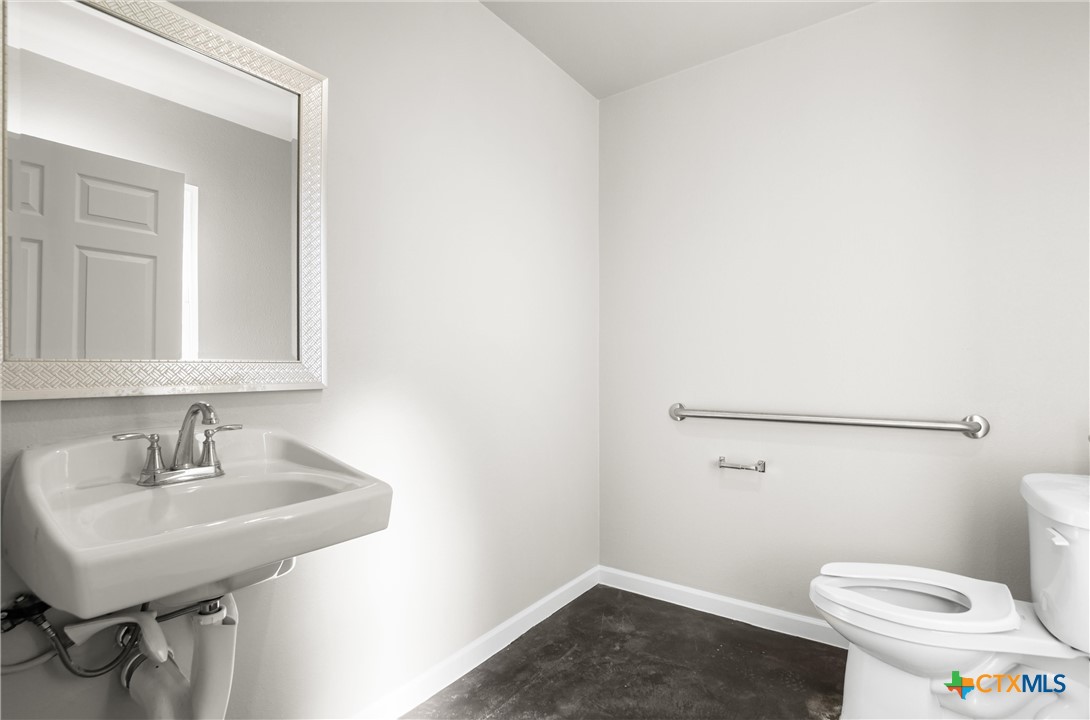 main property photo 9