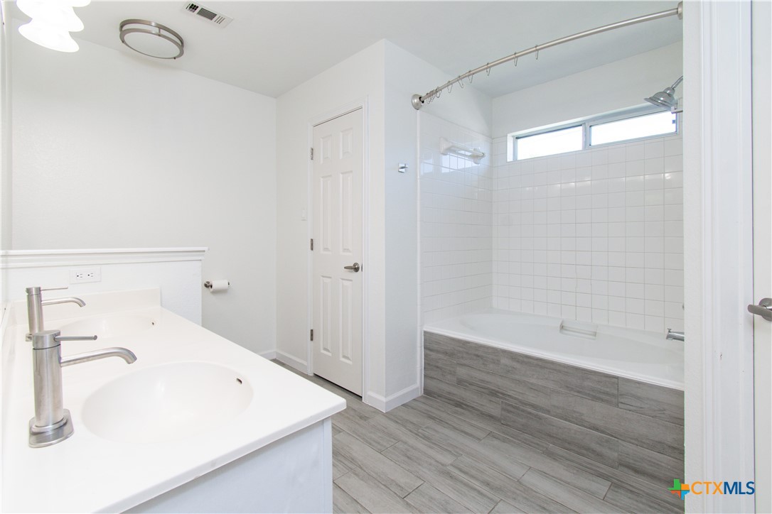 property viewer photo 16