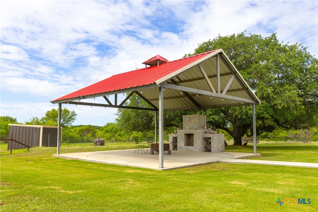 main property photo 41