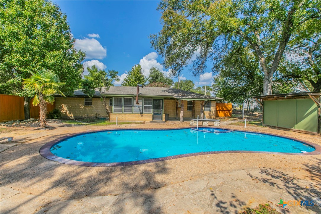main property photo 23