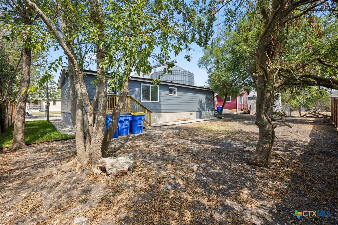 main property photo 18