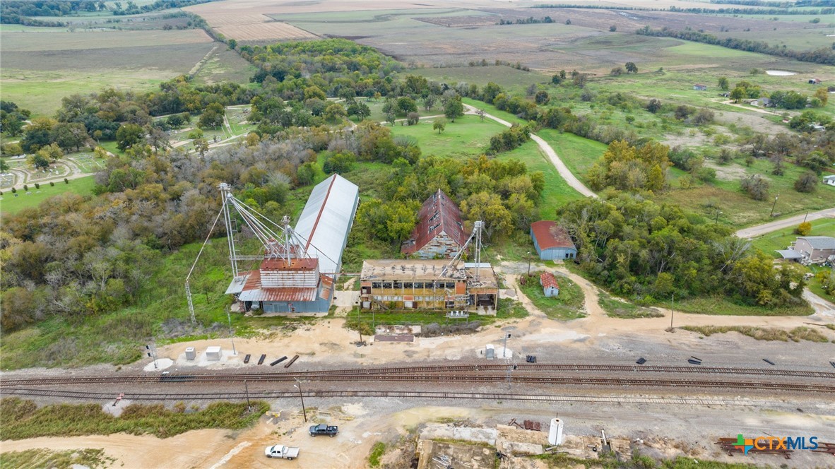main property photo 8