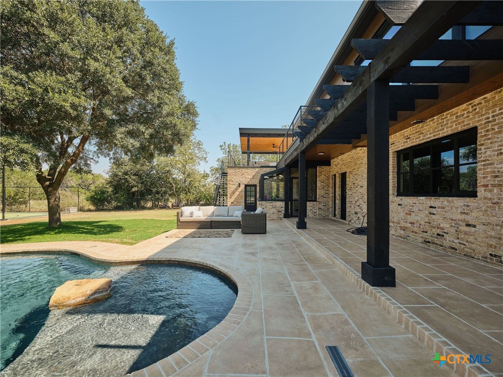 main property photo 39