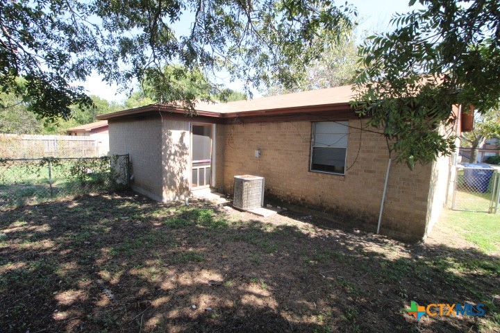 main property photo 11