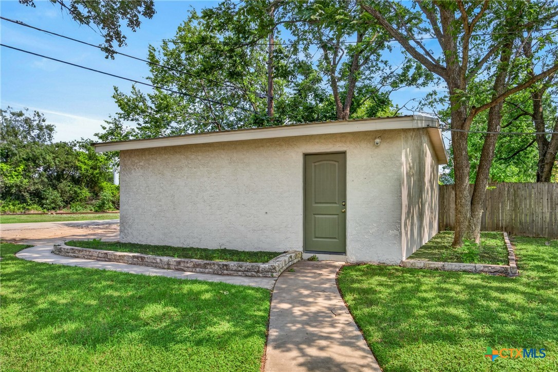 main property photo 23