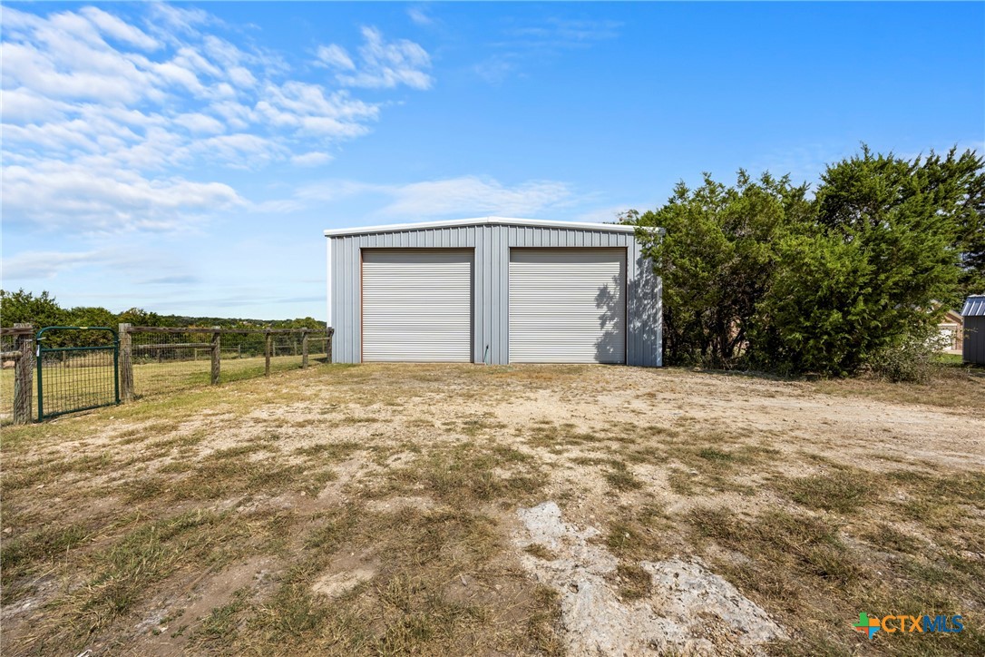 main property photo 31