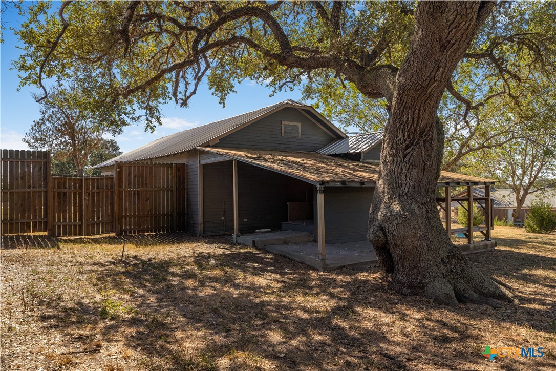 main property photo 20