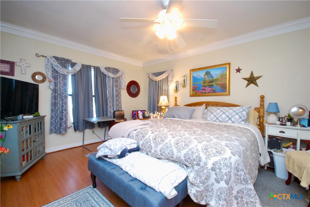 main property photo 10