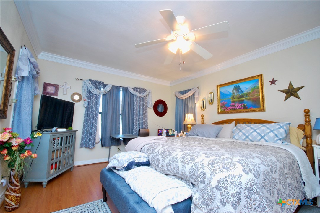 main property photo 11