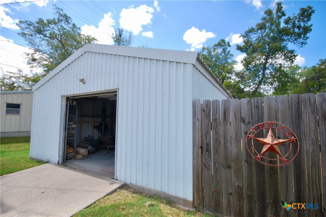main property photo 23