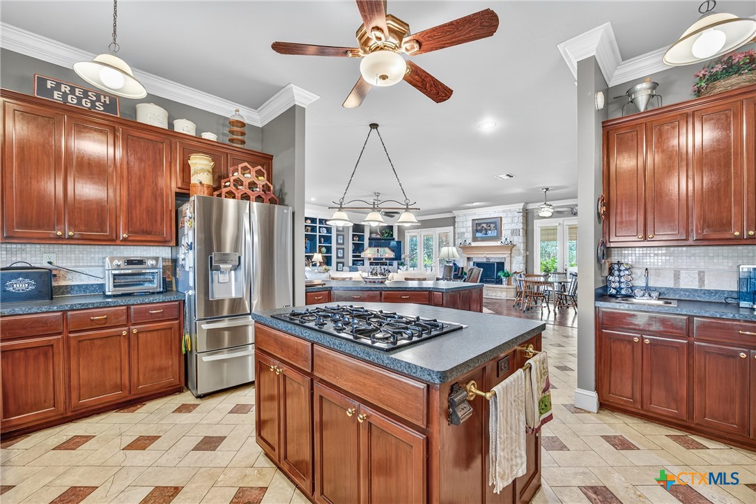 main property photo 8