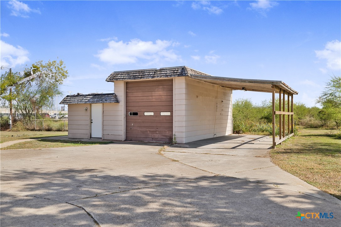 main property photo 13
