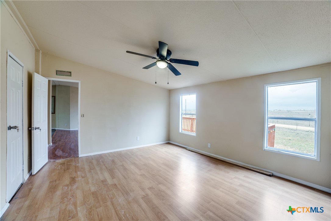 property viewer photo 7