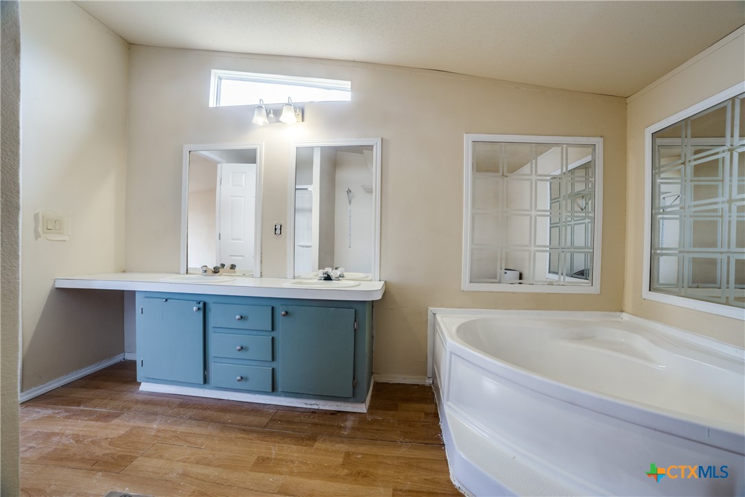 property viewer photo 8