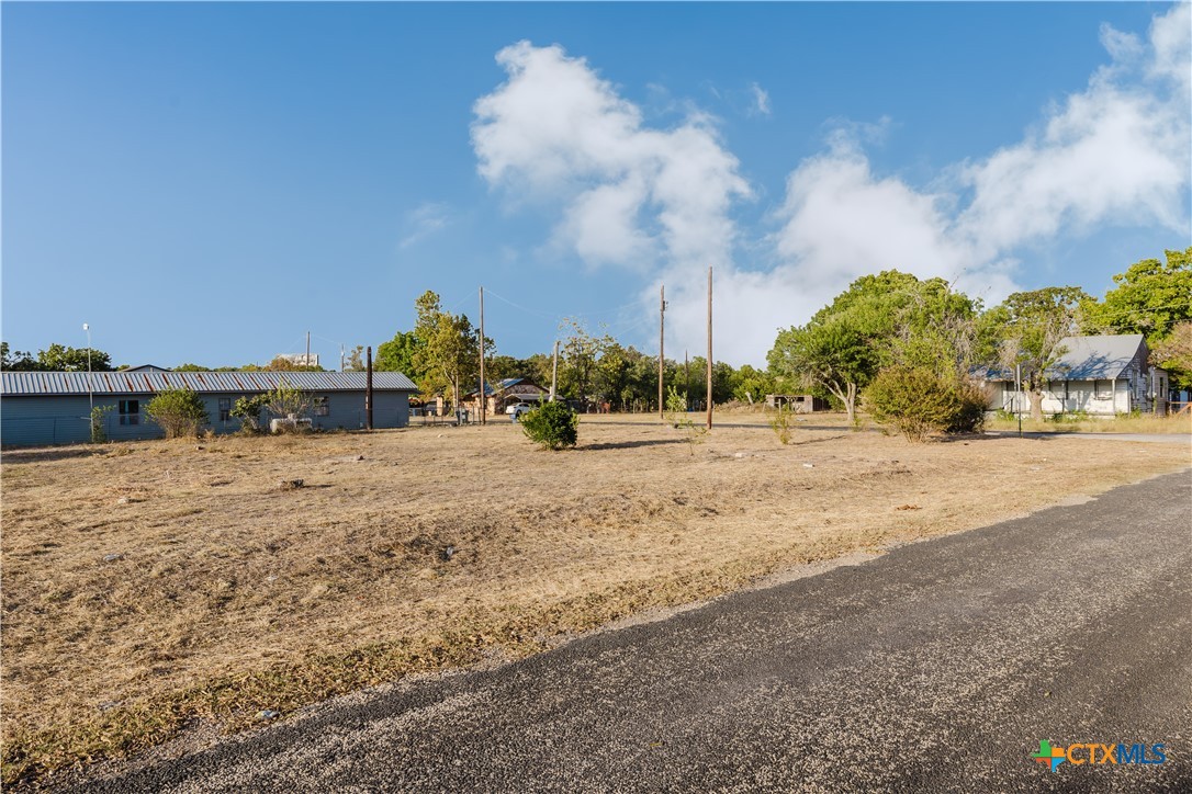 main property photo 11