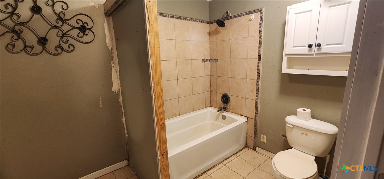 main property photo 14