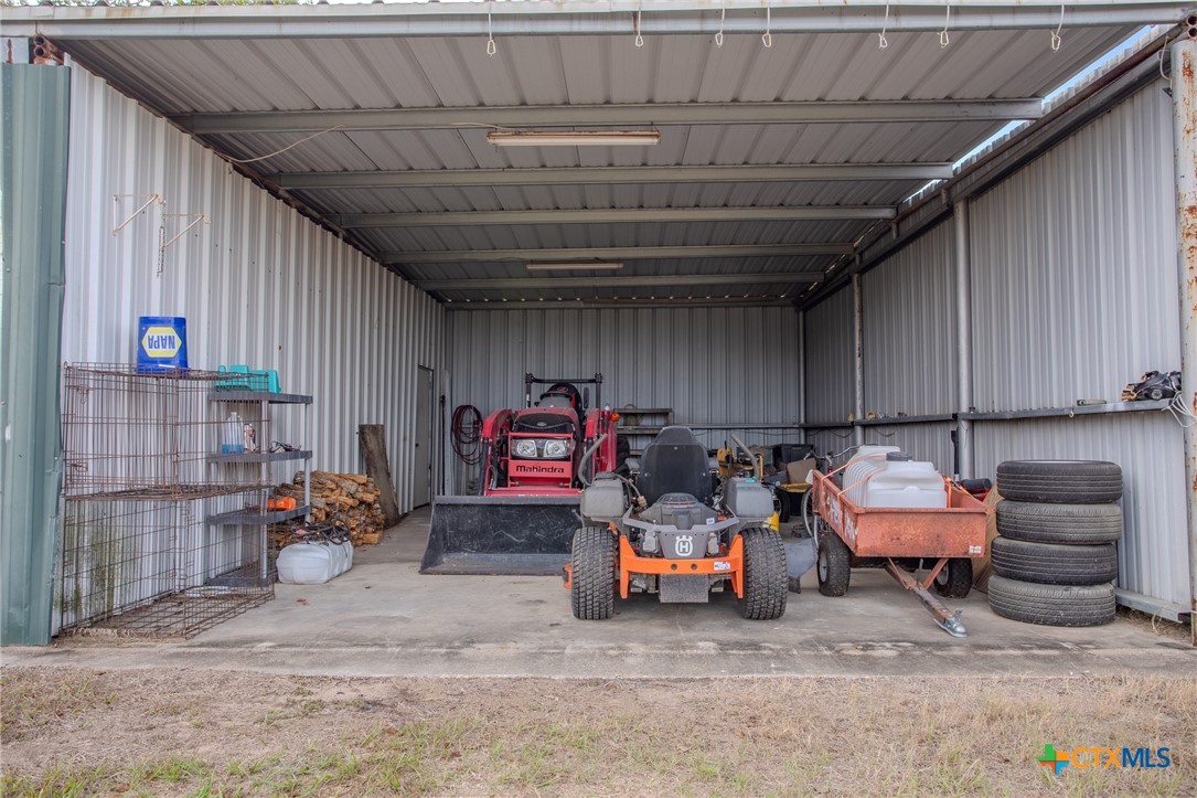 main property photo 33
