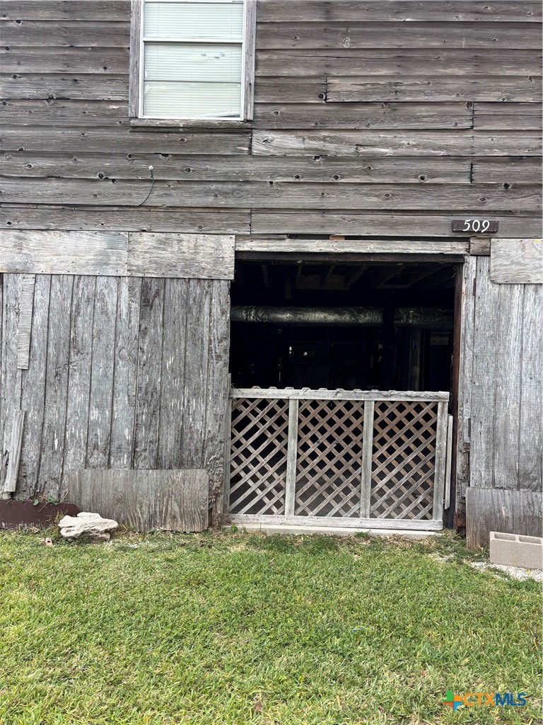 main property photo 32