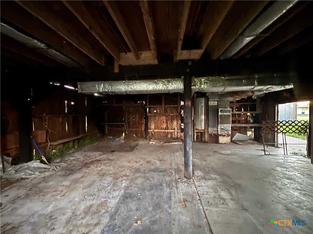 main property photo 33