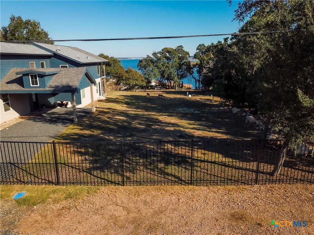 main property photo 9