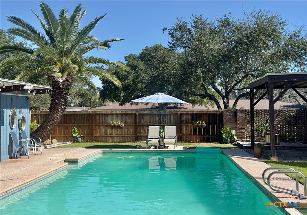 main property photo 29