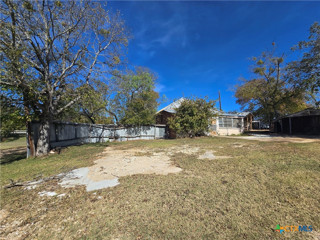 main property photo 12