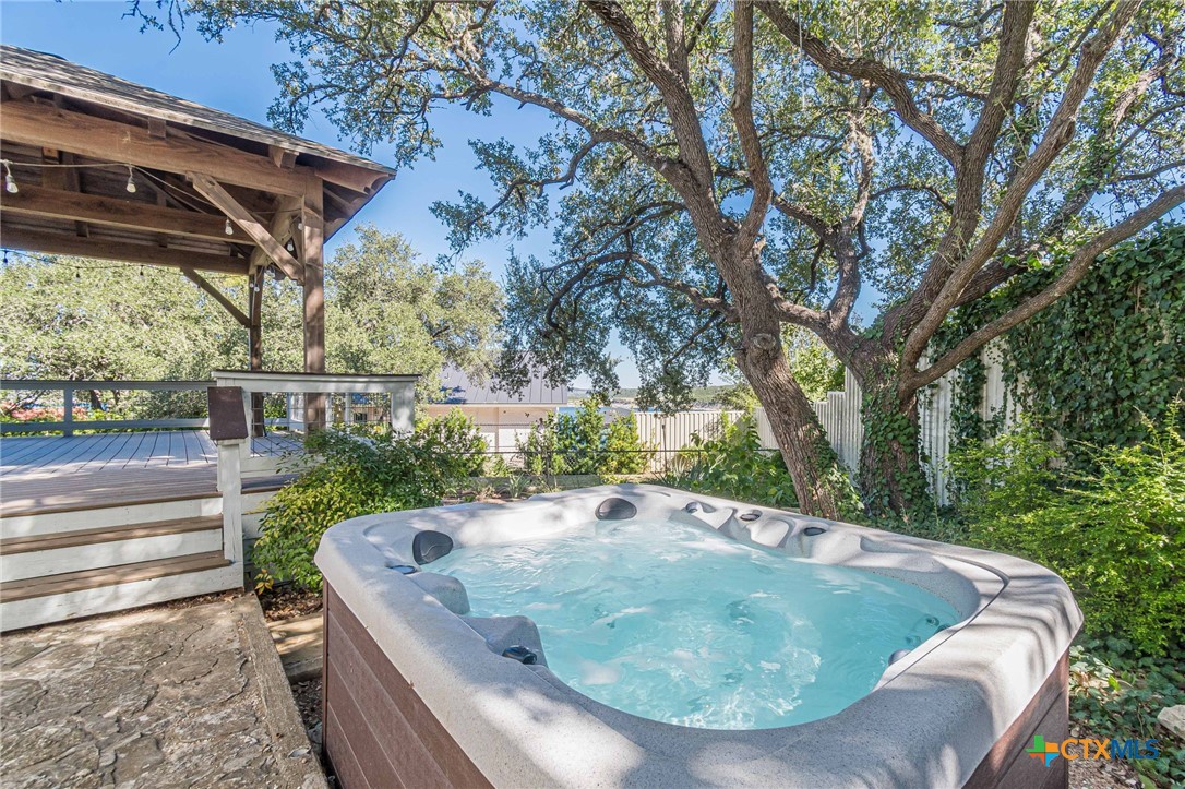 main property photo 28