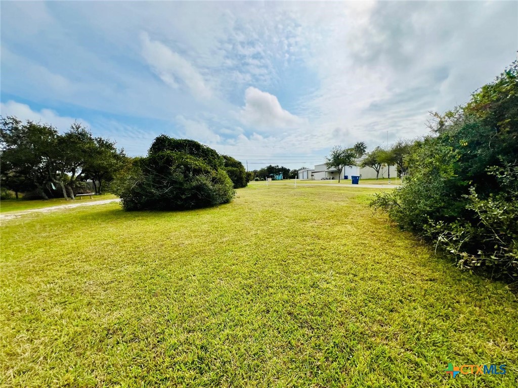 main property photo 32