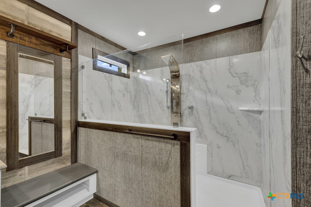property viewer photo 37