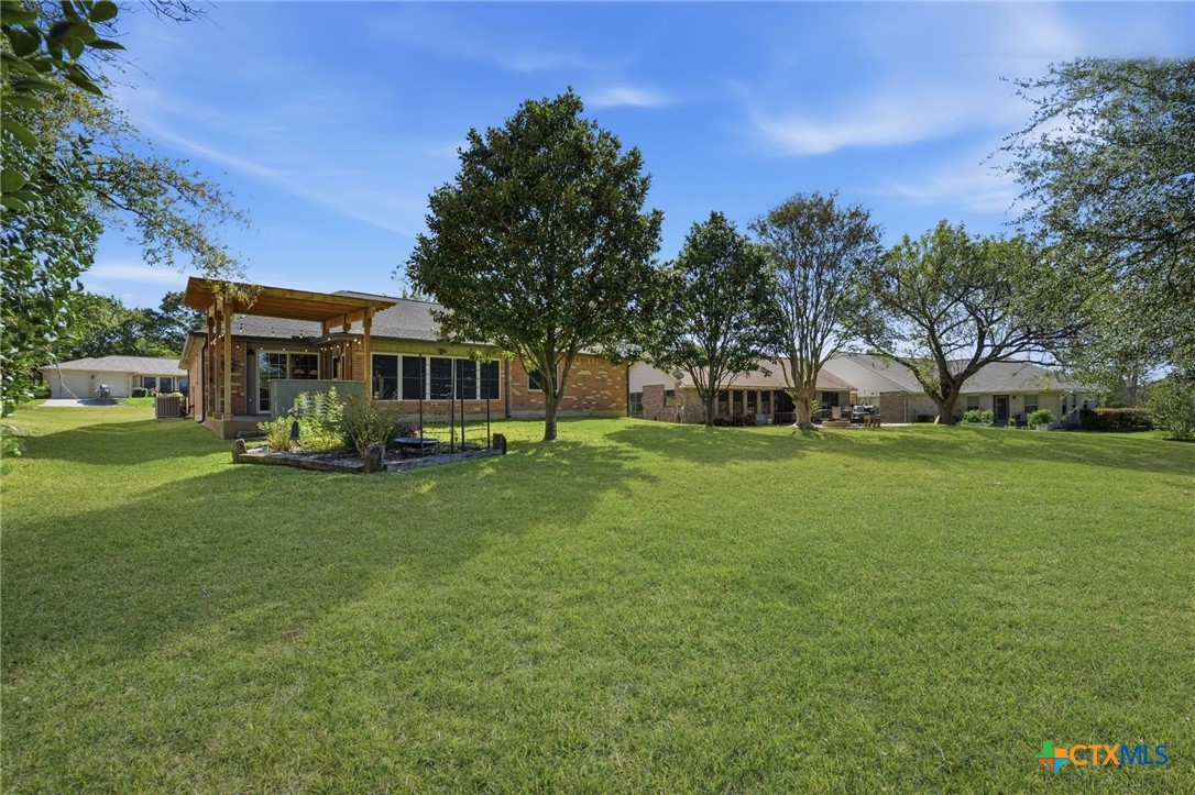 main property photo 32