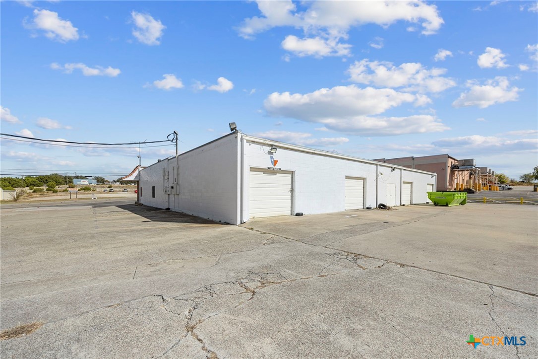 main property photo 29