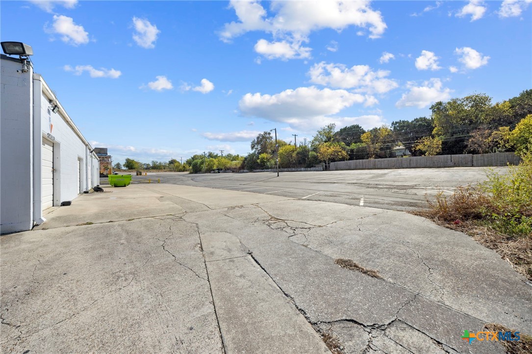 main property photo 30