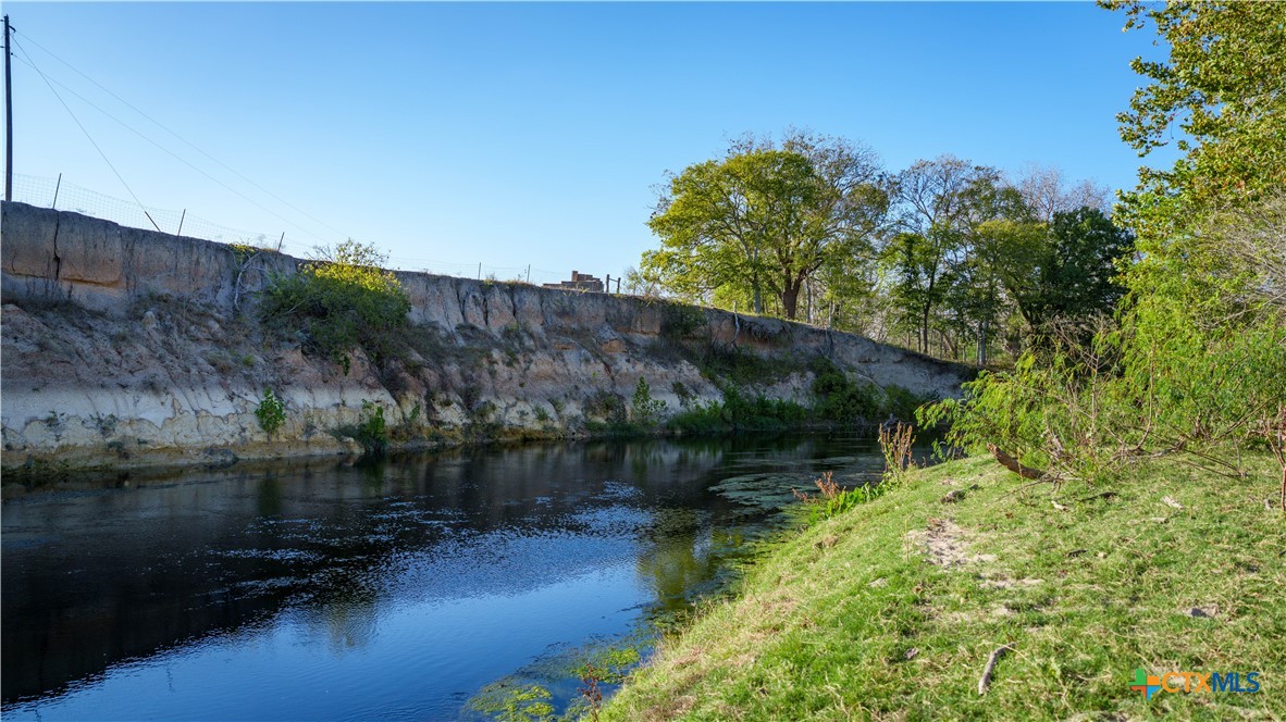 main property photo 17