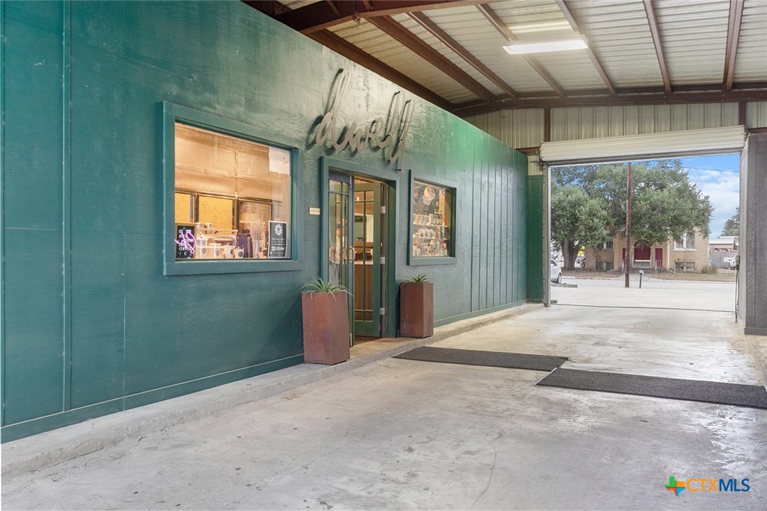 main property photo 14