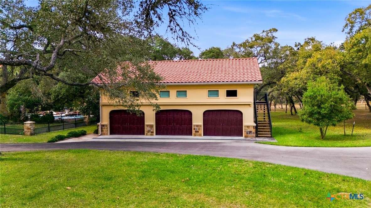 main property photo 44