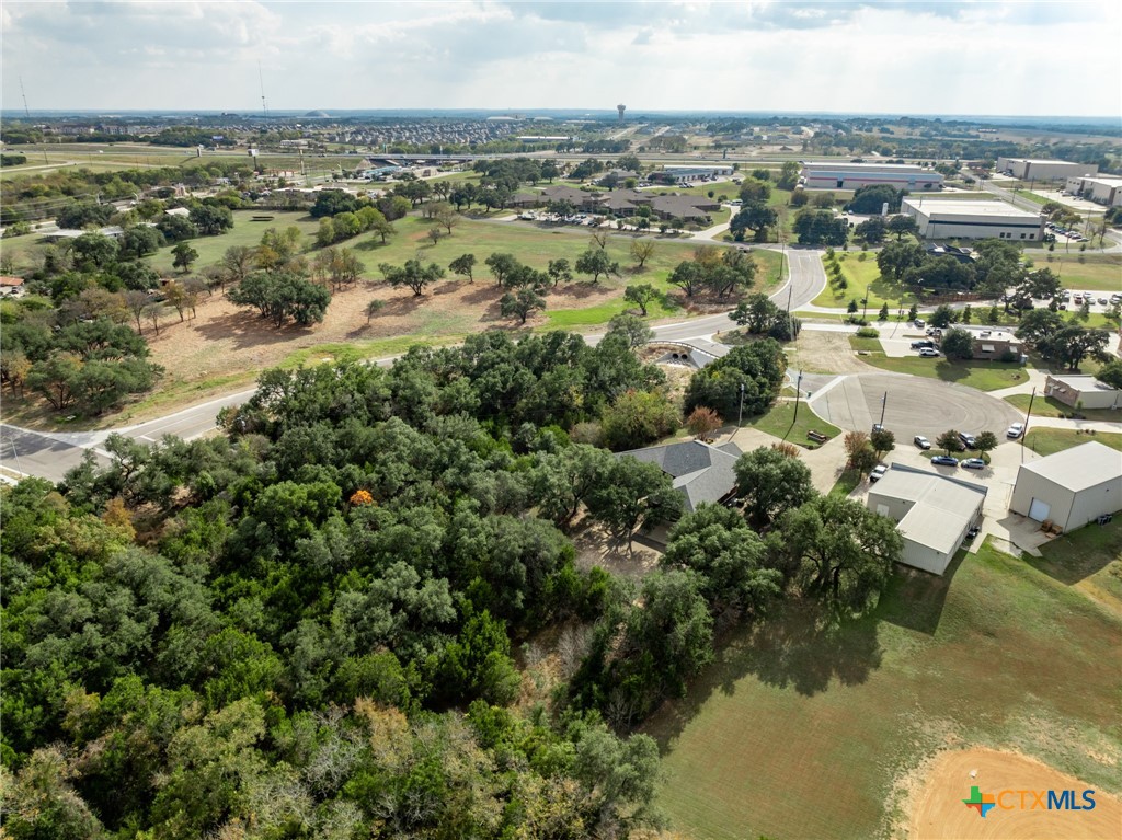 main property photo 40