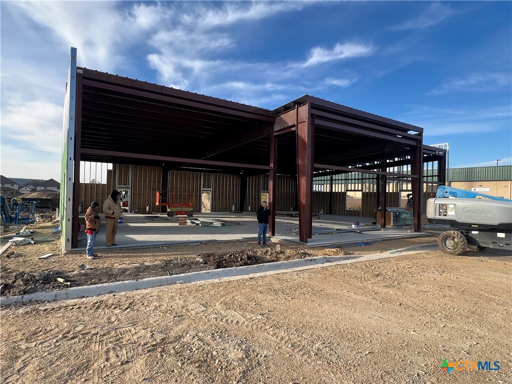 main property photo 10