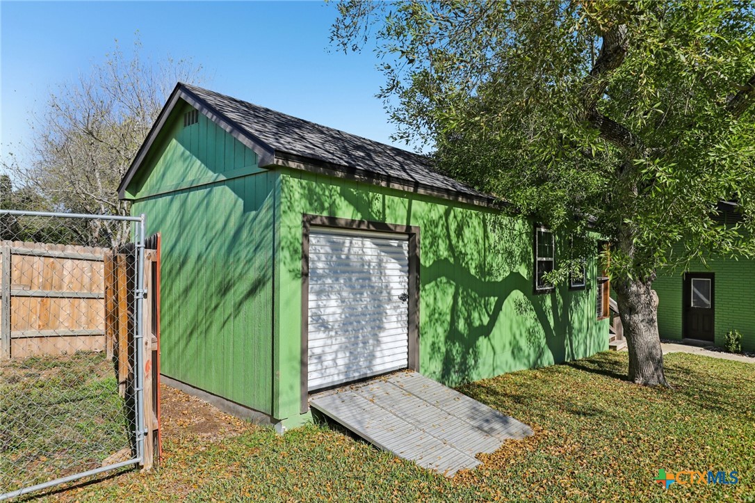 main property photo 33