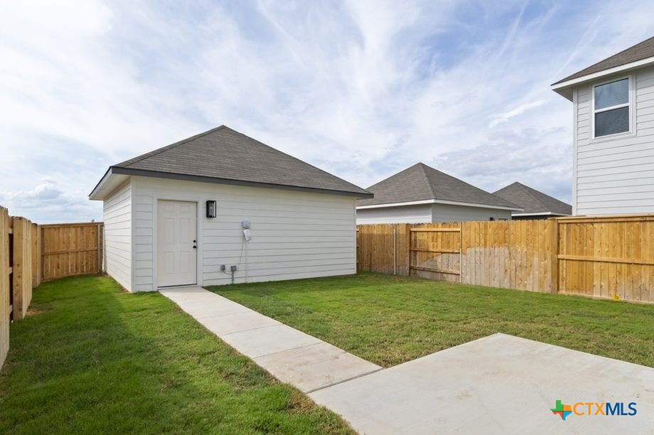 main property photo 11