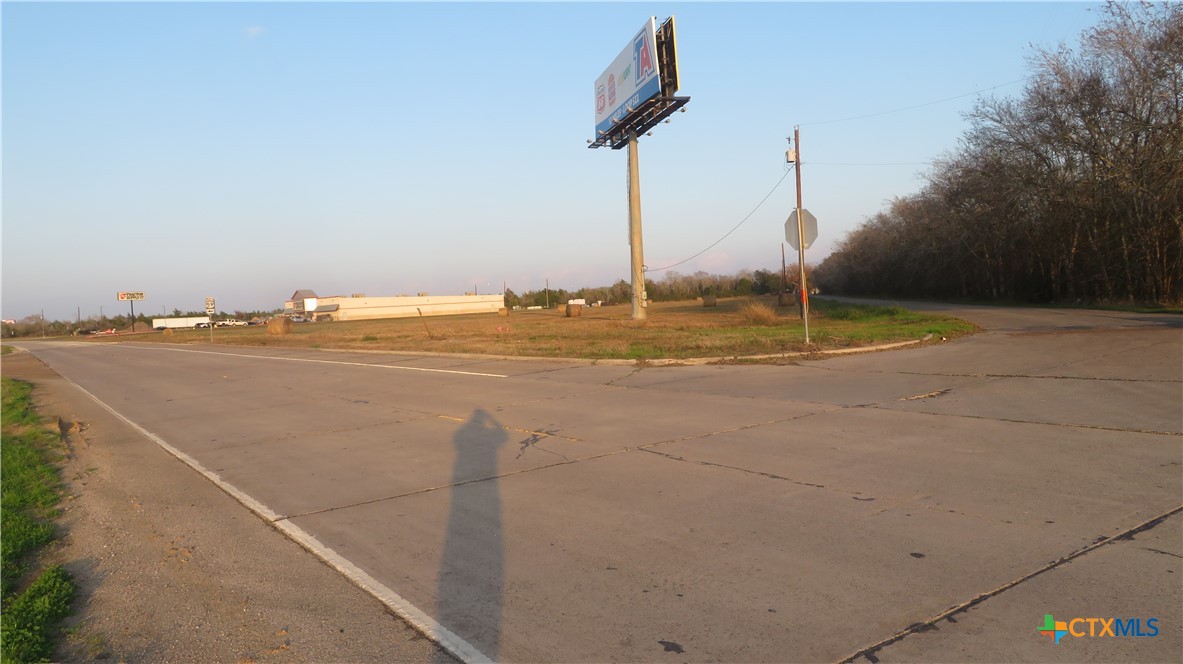 main property photo 16