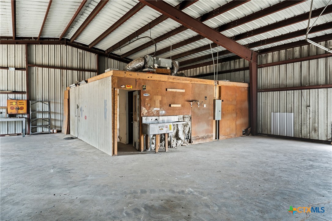 main property photo 13