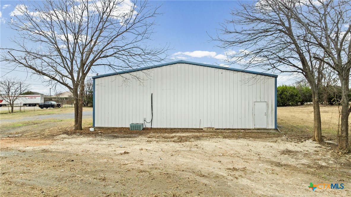 main property photo 8