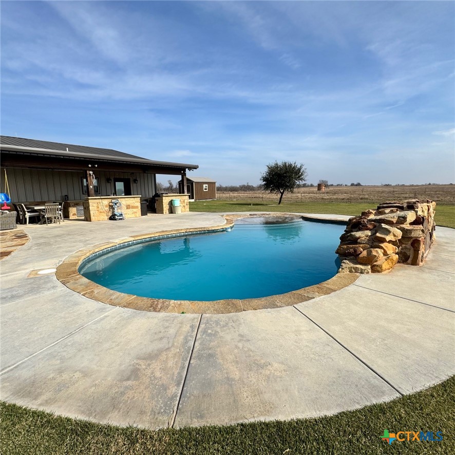 main property photo 29