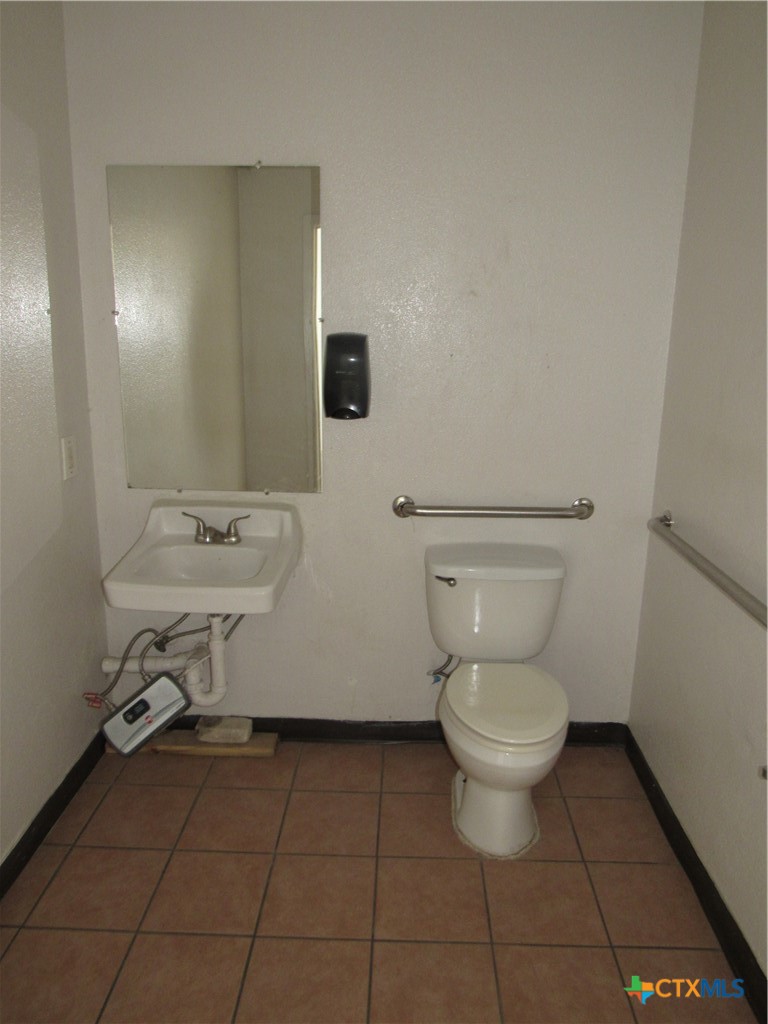 main property photo 7