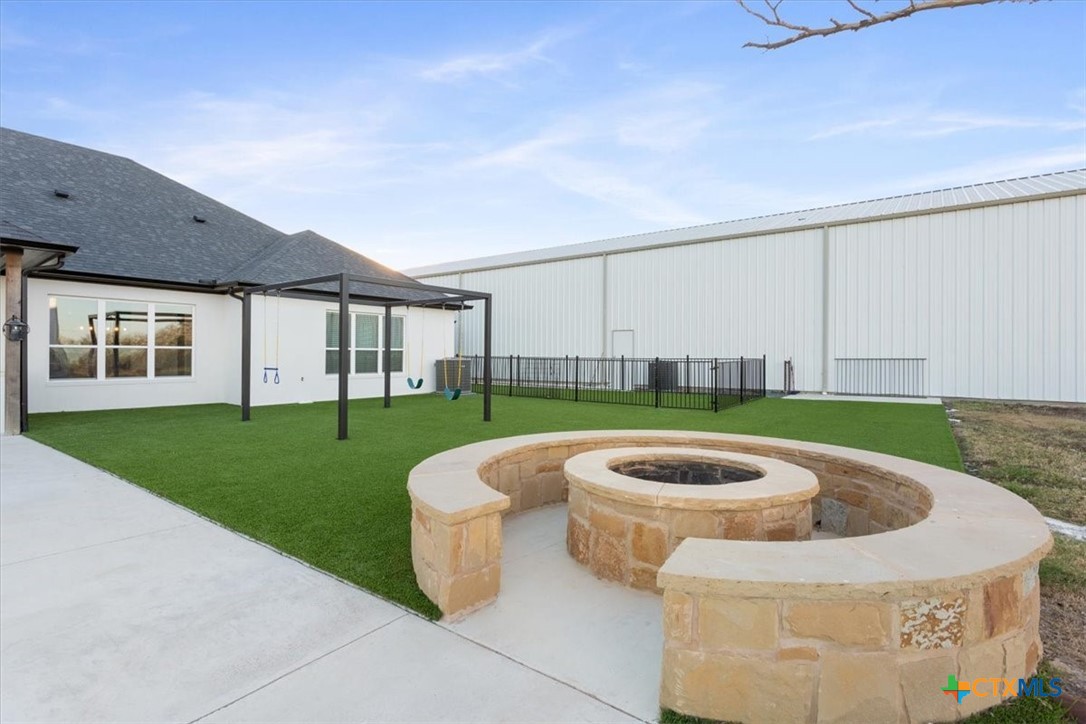 main property photo 32