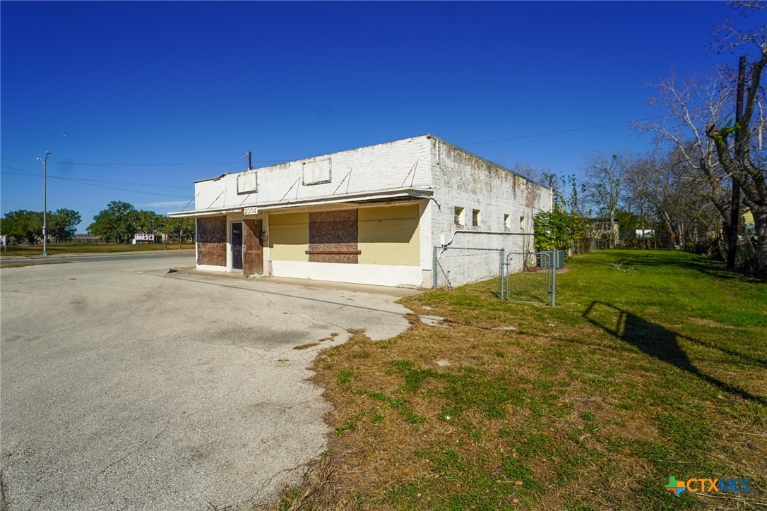 main property photo 17